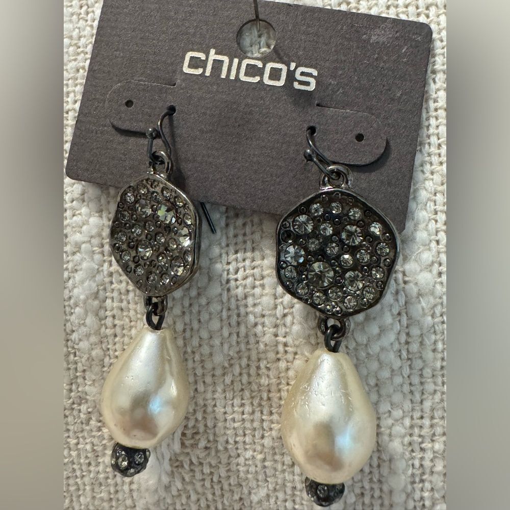 0245-Chico's Silver and‎ Cream Drop Earrings